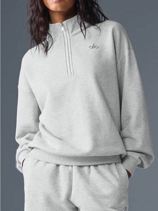 ALO Yoga Sweaters - ✨ Alo Yoga Accolade 1/4 Zip Pullover in Heather Grey
